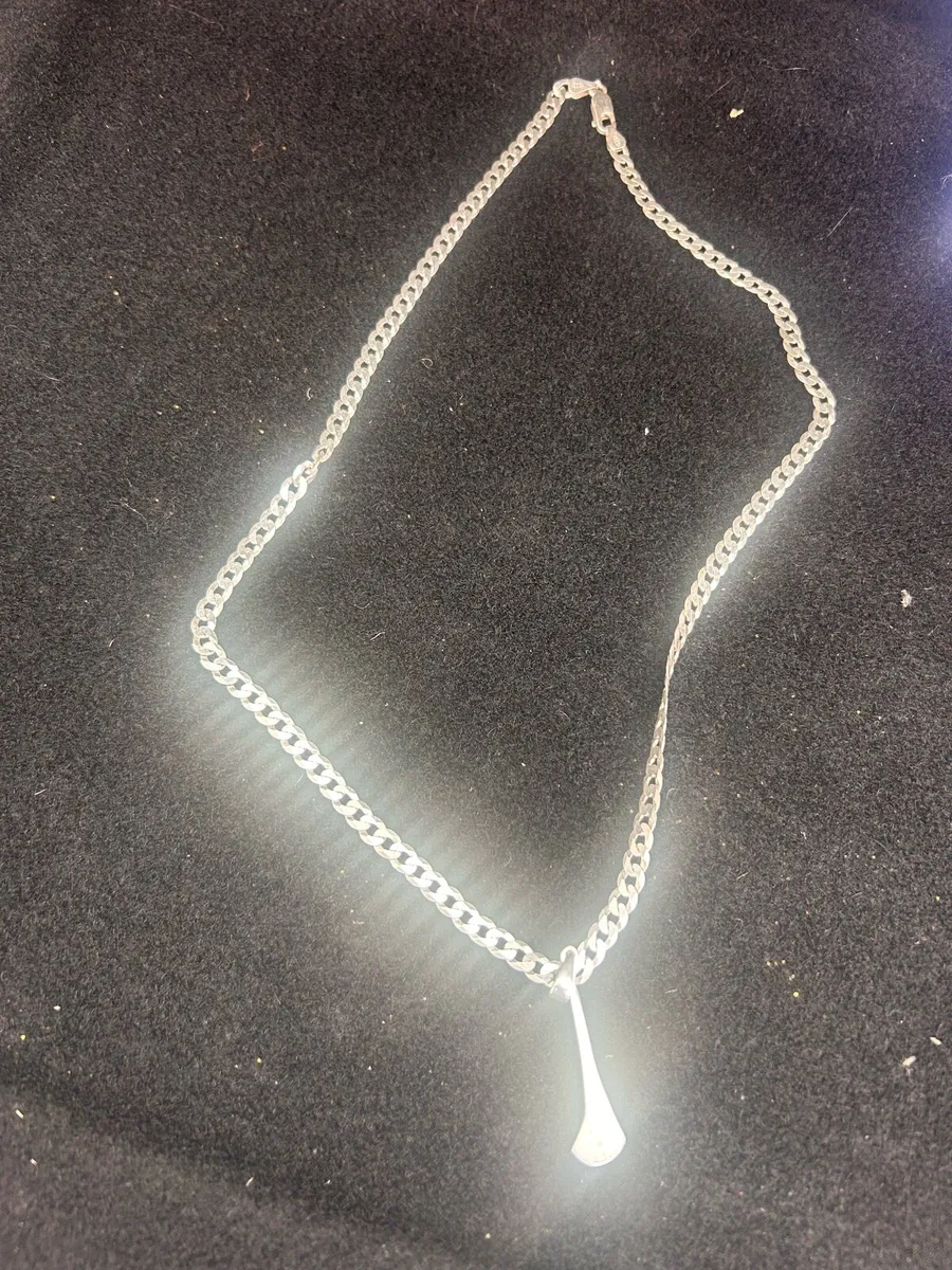 Men’s silver chain with Hurley pendant - Image 1