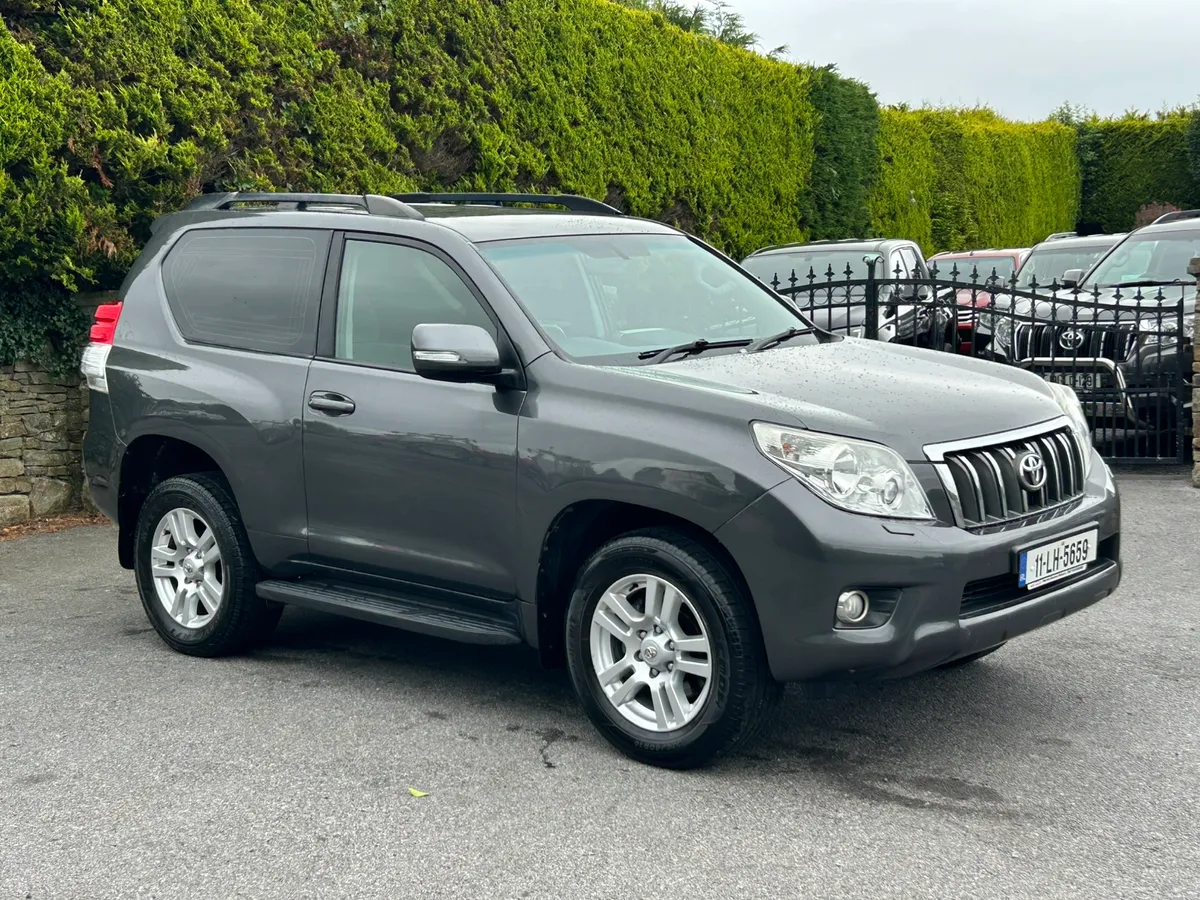 2011 Toyota Landcruiser LC3  3.0 D4D - Image 1