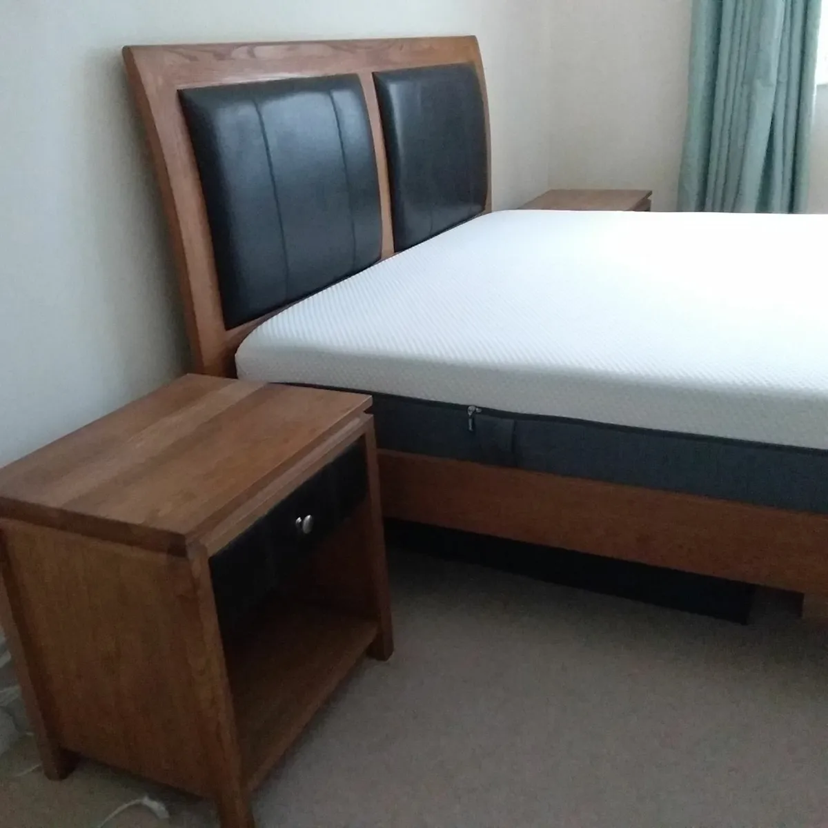 5ft Bedstead & 2 Bedside Lockers - Image 3