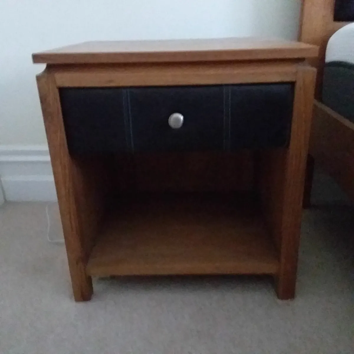 5ft Bedstead & 2 Bedside Lockers - Image 4