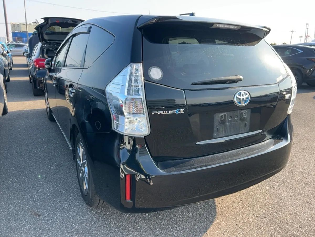 Toyota Prius ALPHA HYBRID 7 SEATED AUTOMATIC - Image 2