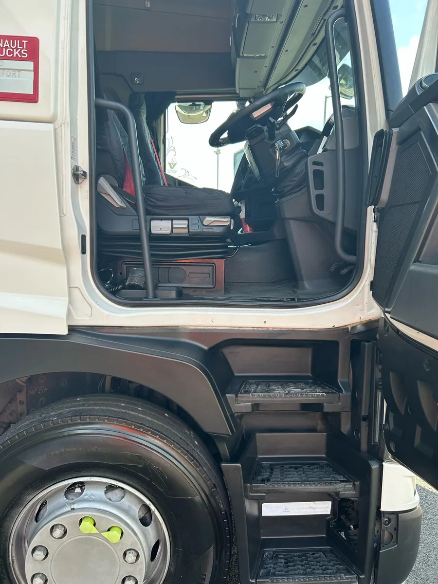 Renault t460 (low mileage)6x2 - Image 4