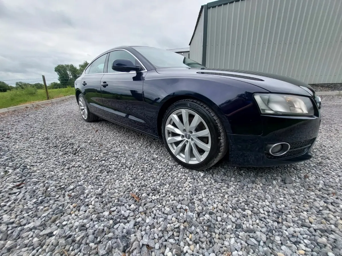 Audi A5 2010 - Image 2