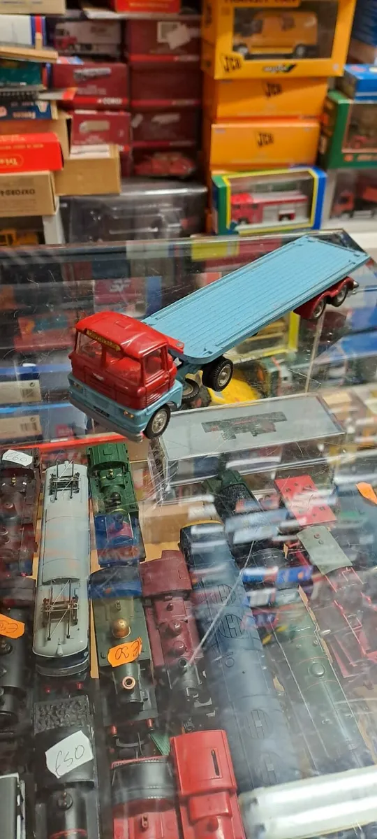 Vintage Corgi 1970's Chipperfield Circus Truck - Image 2