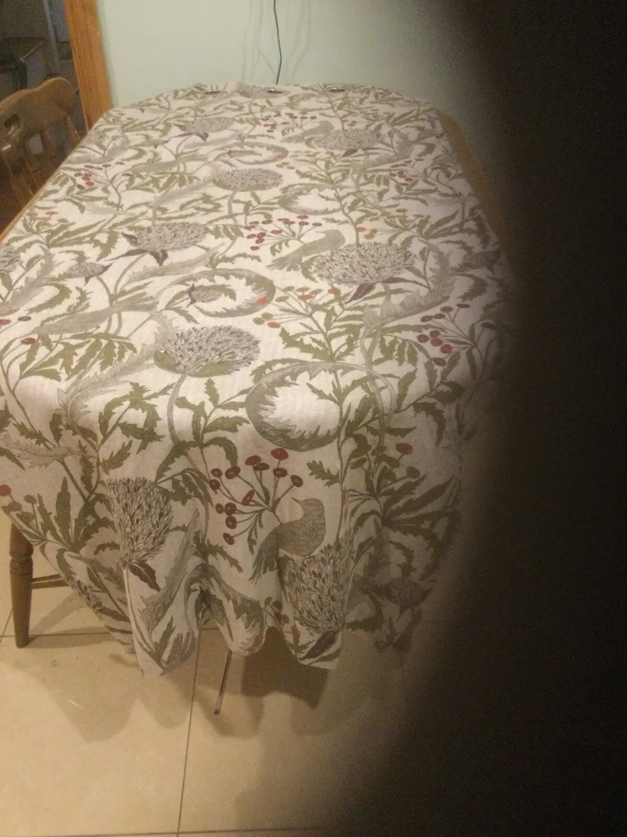 Curtains - Image 2