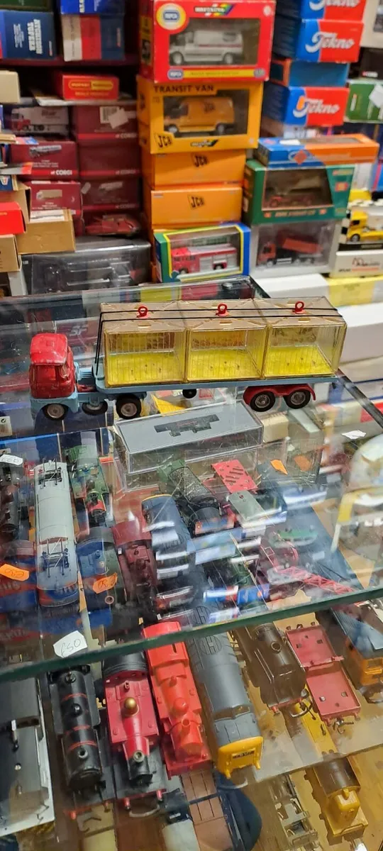 Vintage Corgi 1970's Chipperfield Circus Truck - Image 2
