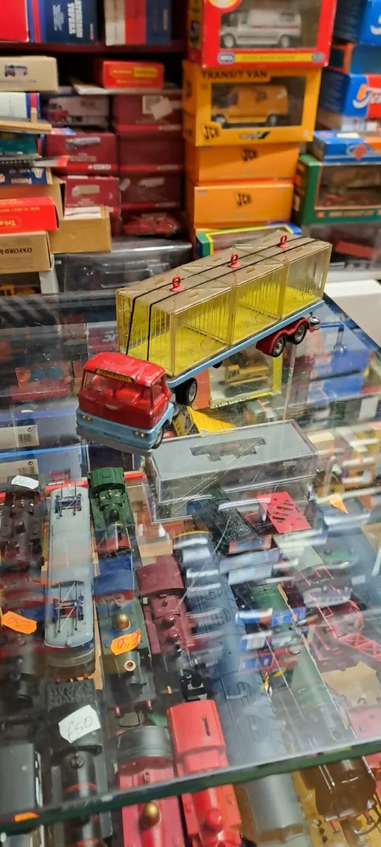 Vintage Corgi 1970's Chipperfield Circus Truck - Image 3