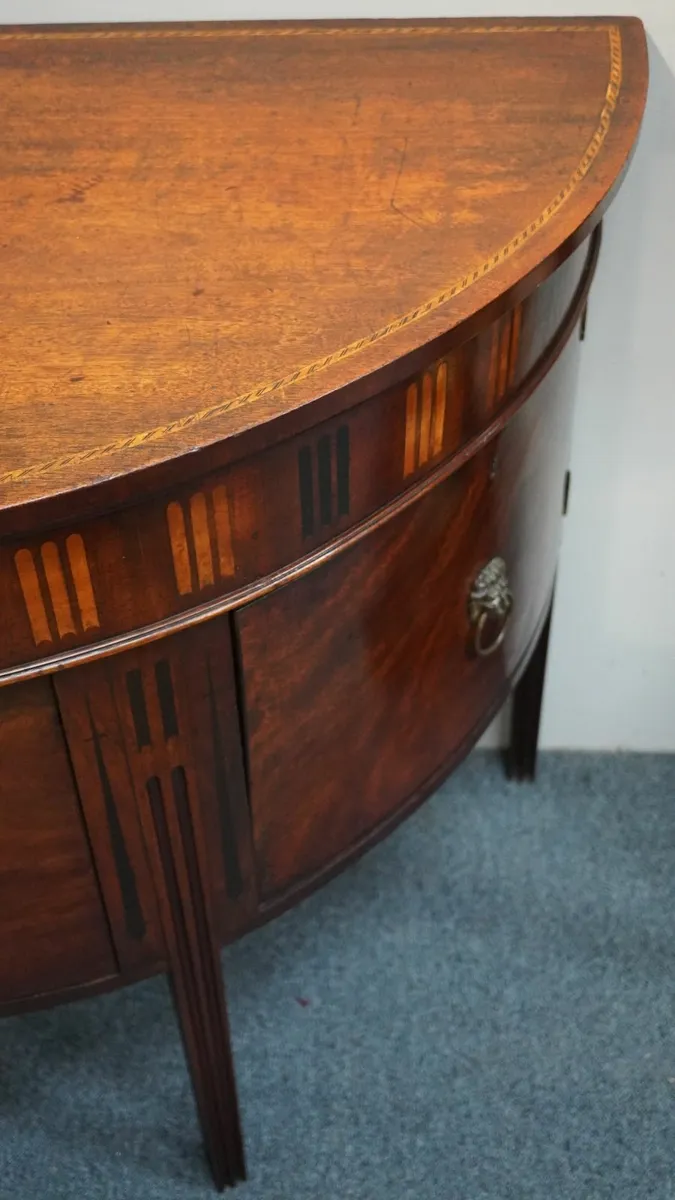 📜 George III Mahogany and Marquetry Demi-Lune Sid - Image 2