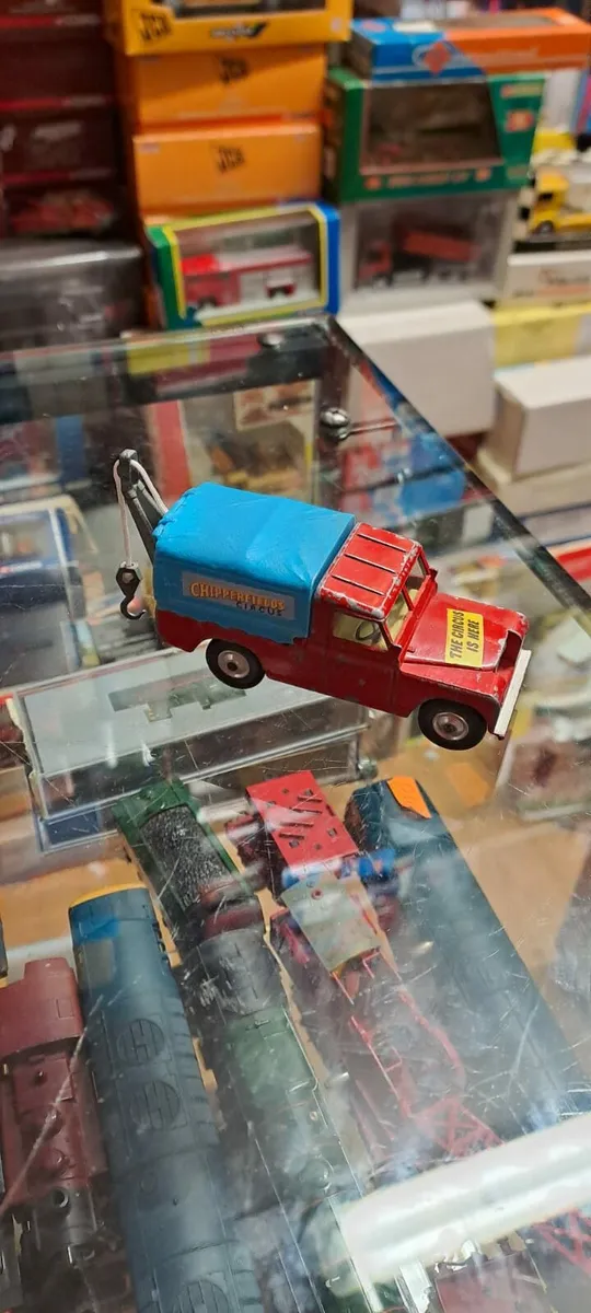 Vintage Corgi 1970's Chipperfield Circus Landrover - Image 1