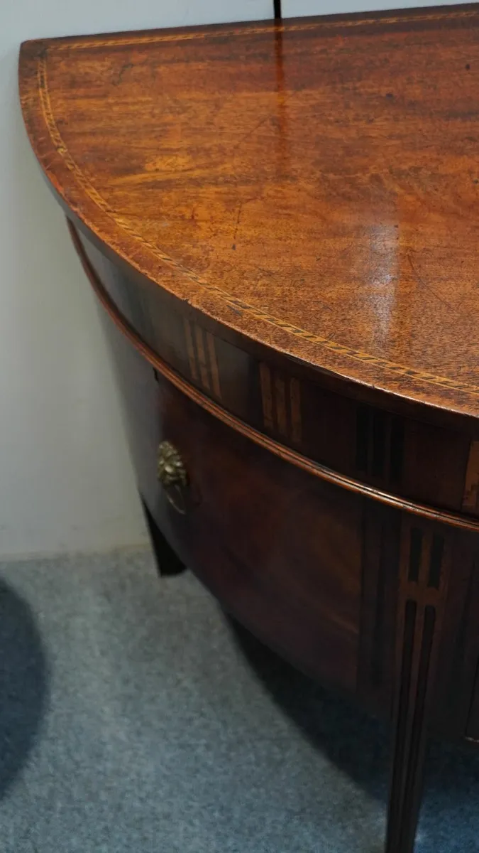 📜 George III Mahogany and Marquetry Demi-Lune Sid - Image 4
