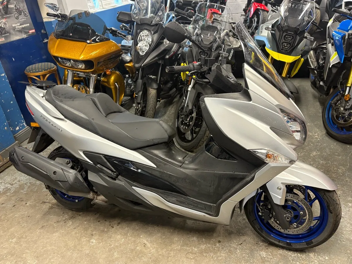 2022 Suzuki Burgman 400 - Image 2