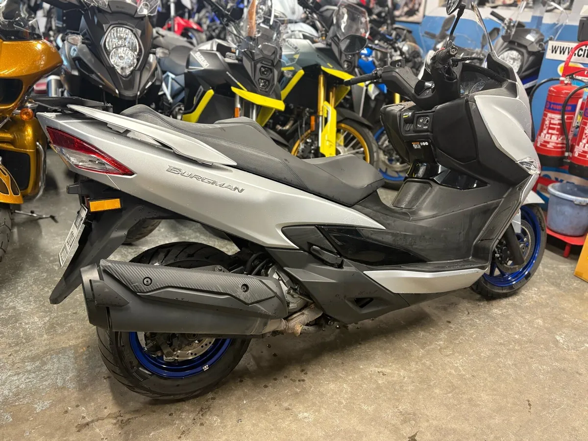 2022 Suzuki Burgman 400 - Image 3