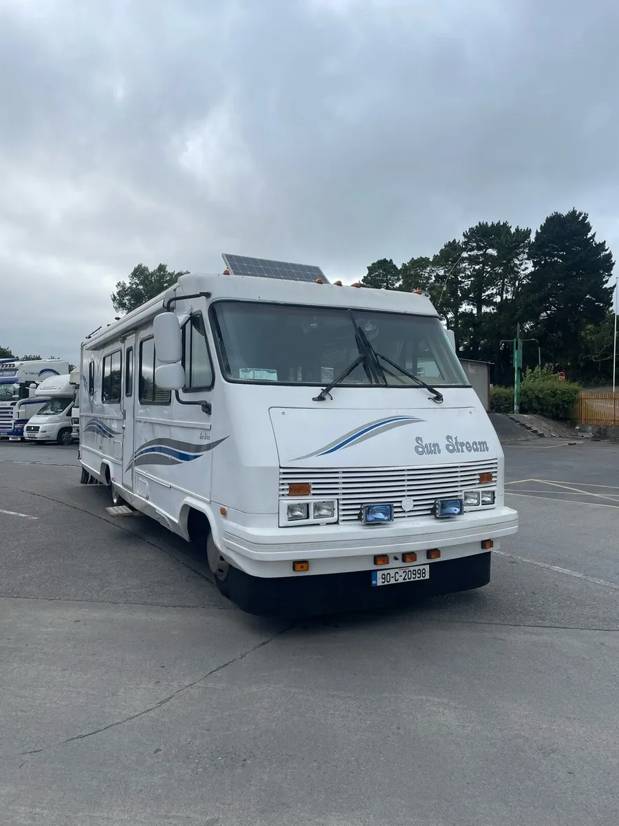 American RV motor home 32 foot long - Image 1