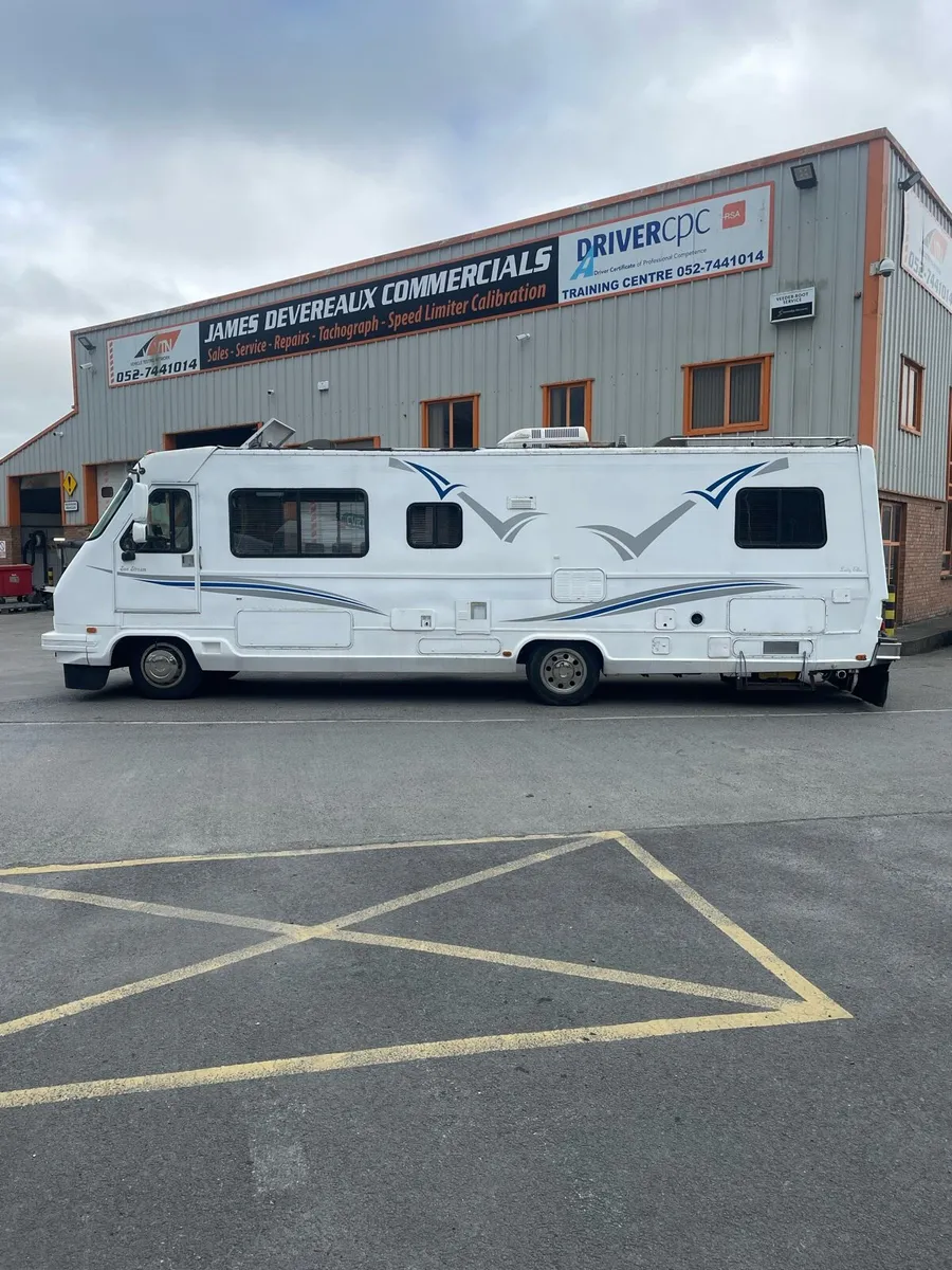 American RV motor home 32 foot long - Image 3