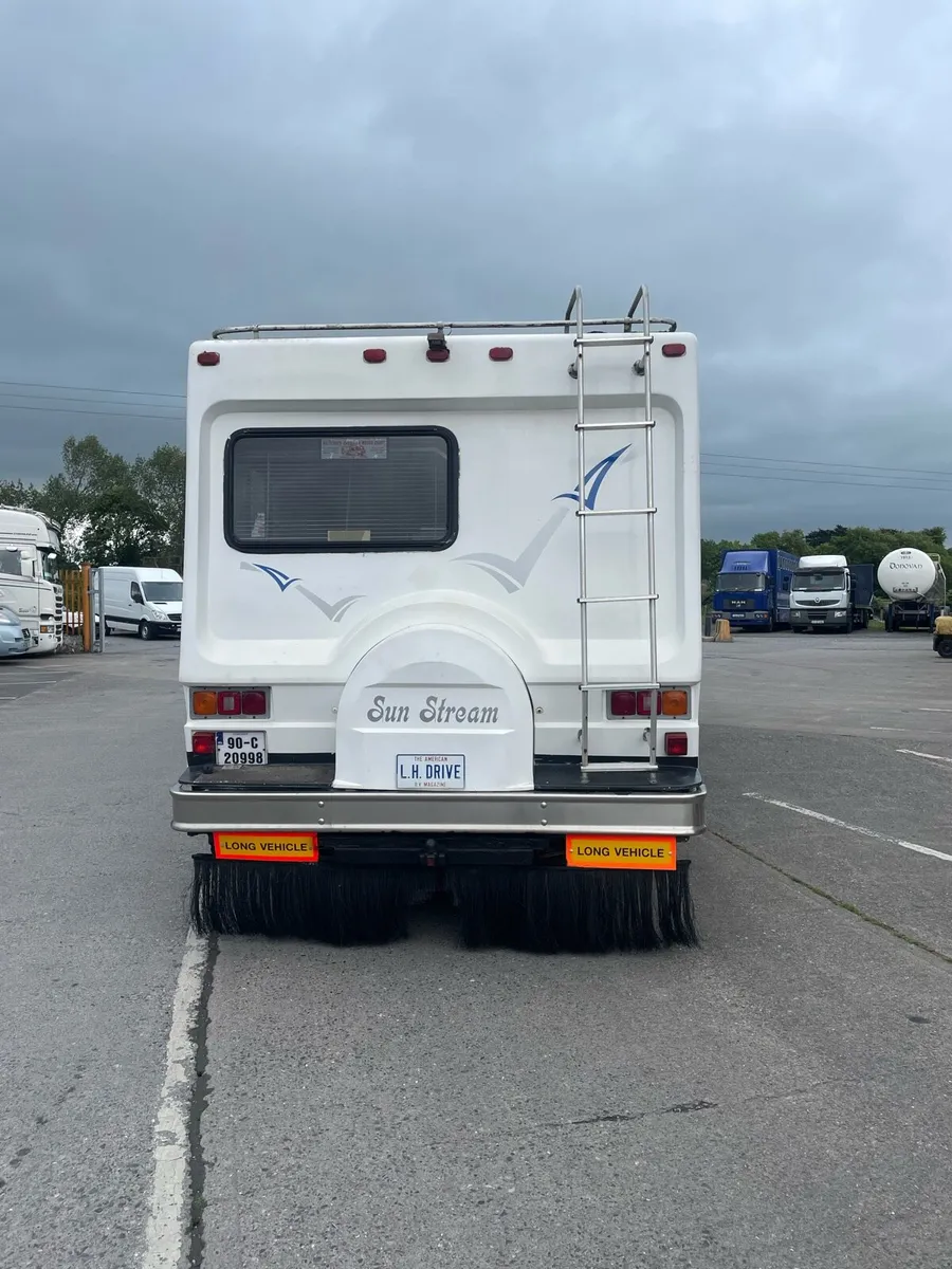 American RV motor home 32 foot long - Image 4