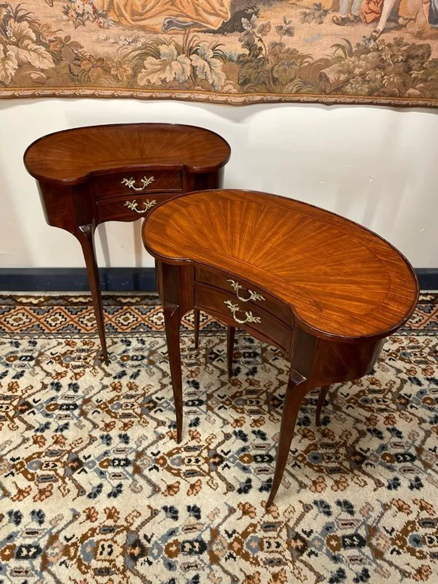 A Lovely Kidney Shape Mahogany Veneer Nightstands / Bedside Lockers. - Image 2