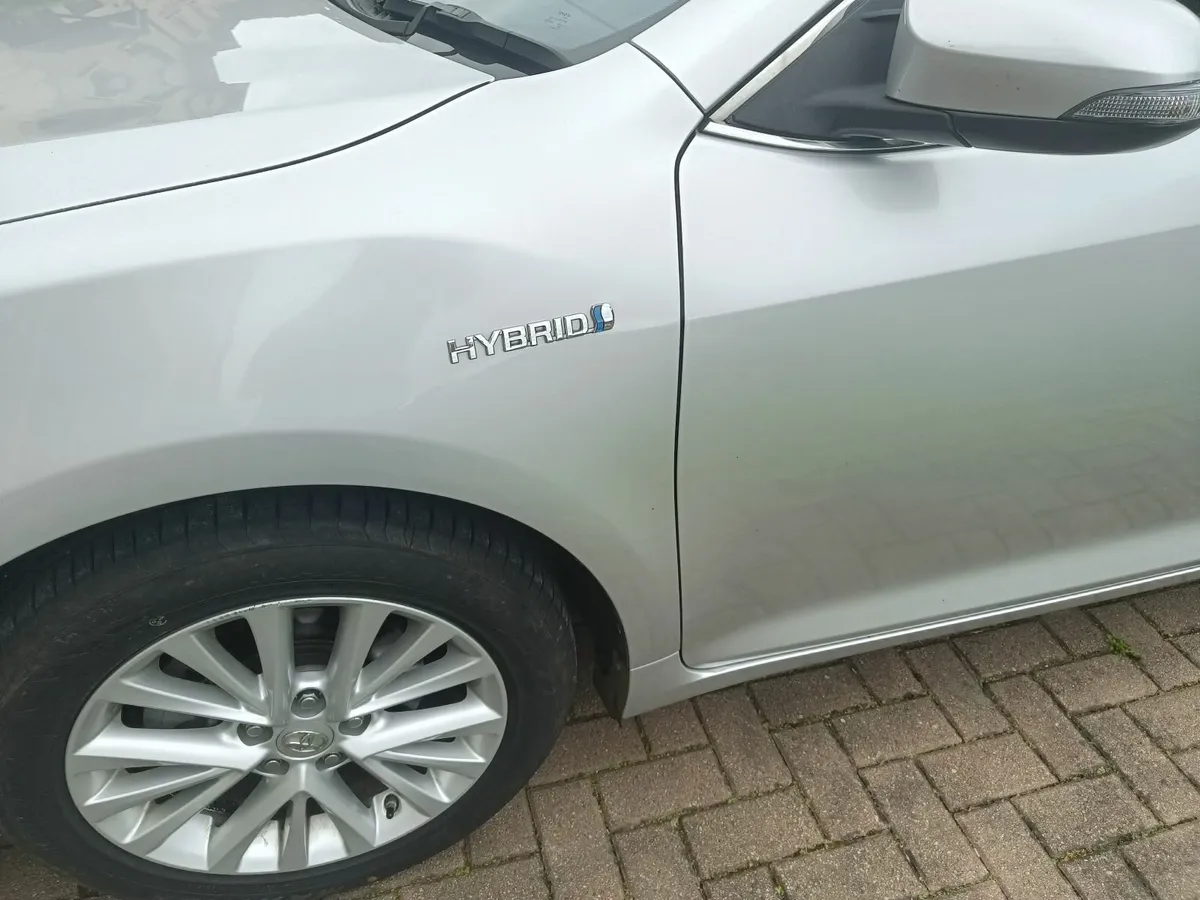 Toyota Camry 2015 - Image 3