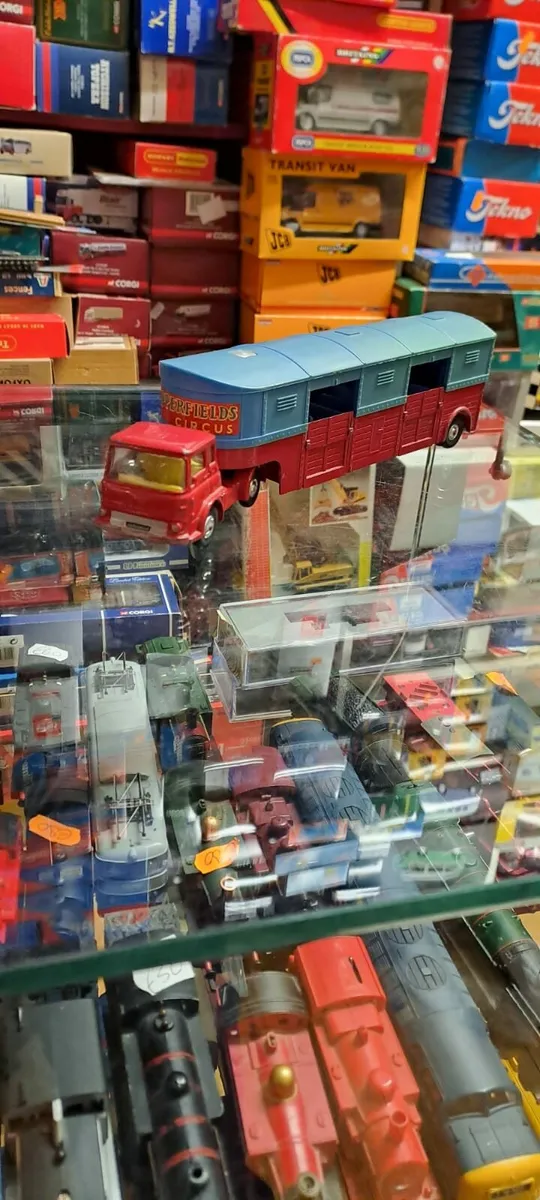 Vintage Corgi 1970's Chipperfield Circus Truck - Image 2