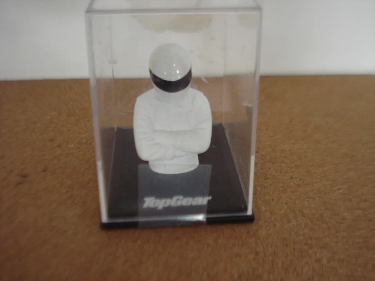 THE STIG TOP GEAR T-SHIRT & KEY  RING. - Image 3