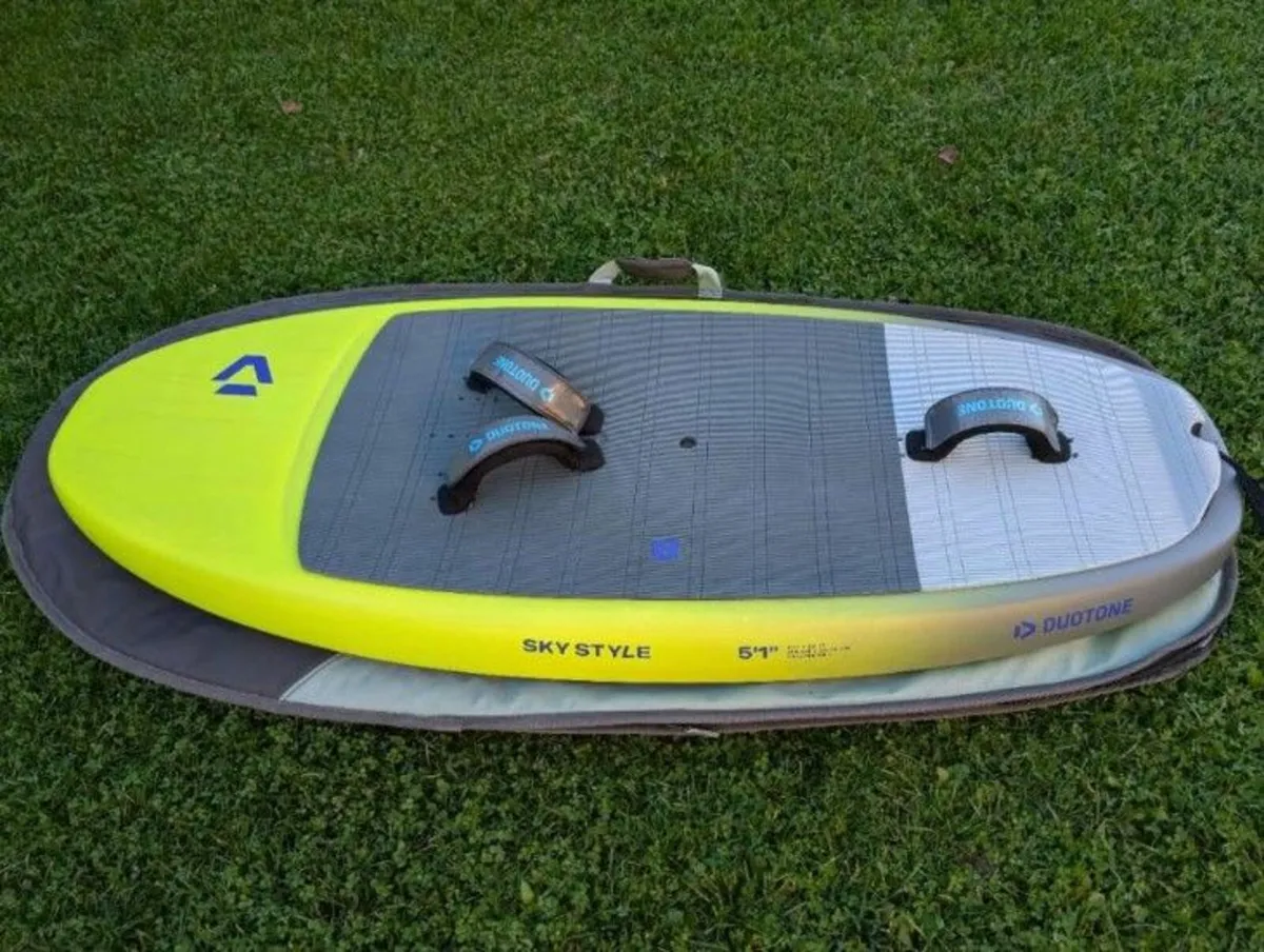 Duotone Sky Style 5'1' 85L Wingfoil Board - Image 1