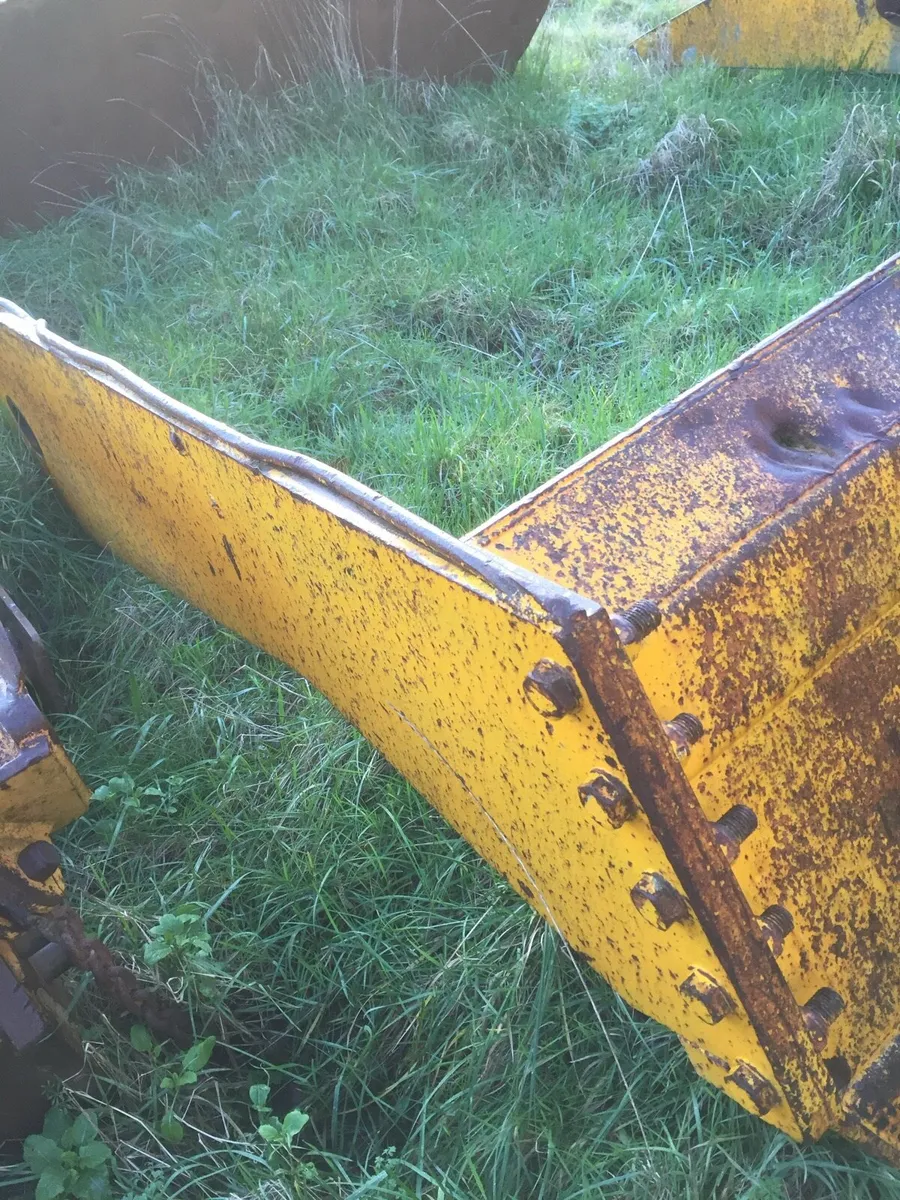 Bell b30d tailgate - Image 3