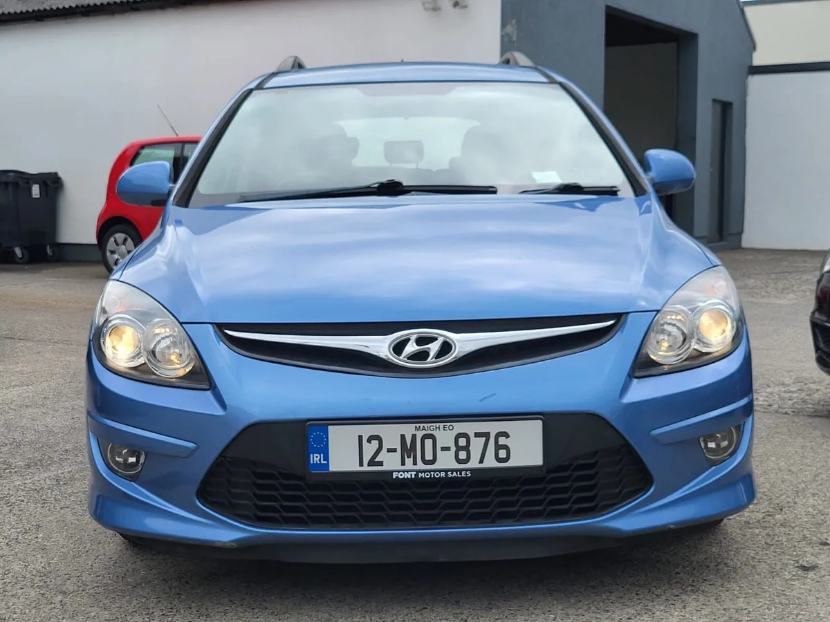 12 HYUNDAI i30 ESTATE 1.6 DIESEL = NEW NCT - Image 4
