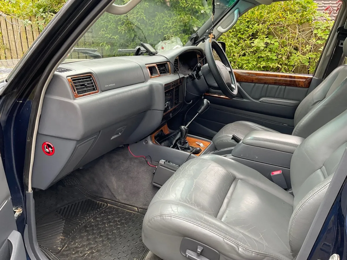 Toyota Land Cruiser 1997 - Image 3