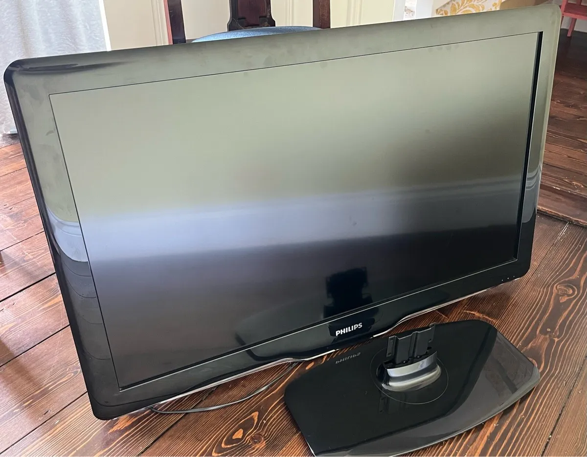 Philips 32’ LCD TV - Image 1