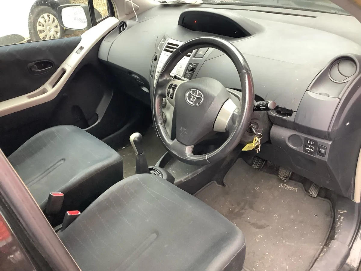 Toyota Yaris - Image 3