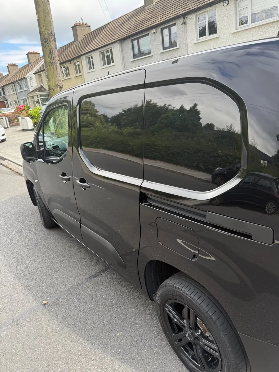 Citroen Berlingo 2021 - Image 2