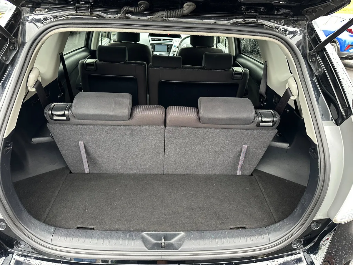7 seats - Low Mileage- Hybrid Self Charging - Image 4