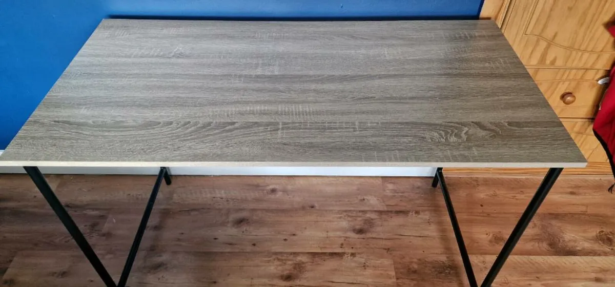 Desk - Image 2