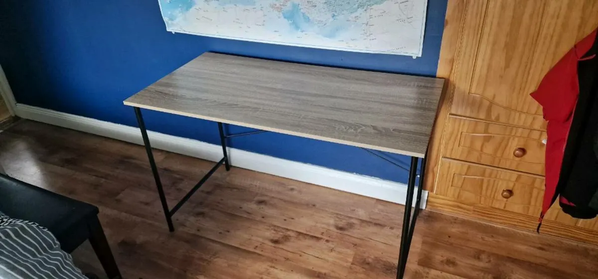 Desk - Image 3