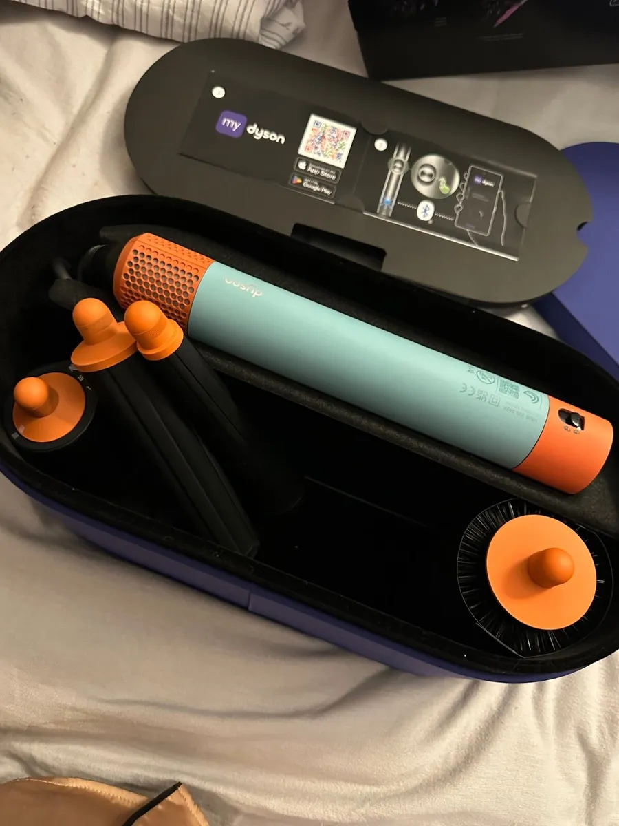 dyson airwrap - Image 1