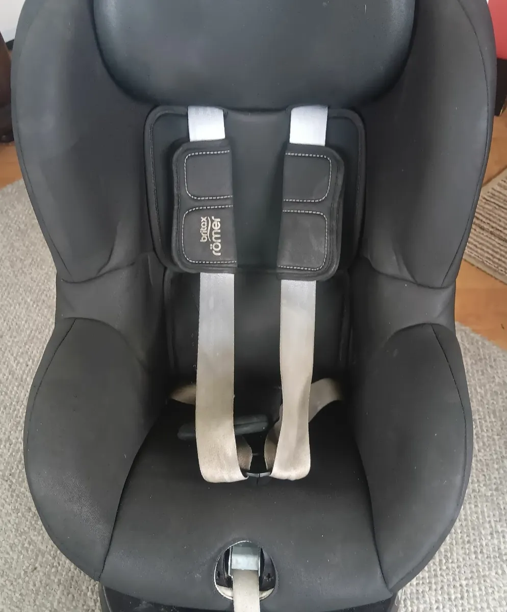 Car seat - Image 1
