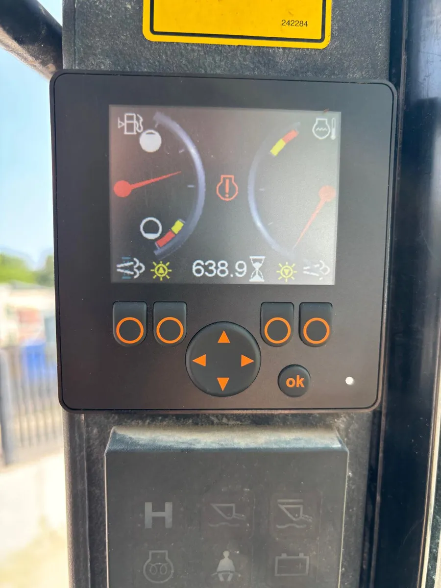 2019 Gehl R165 Skidsteer Loader - Image 3