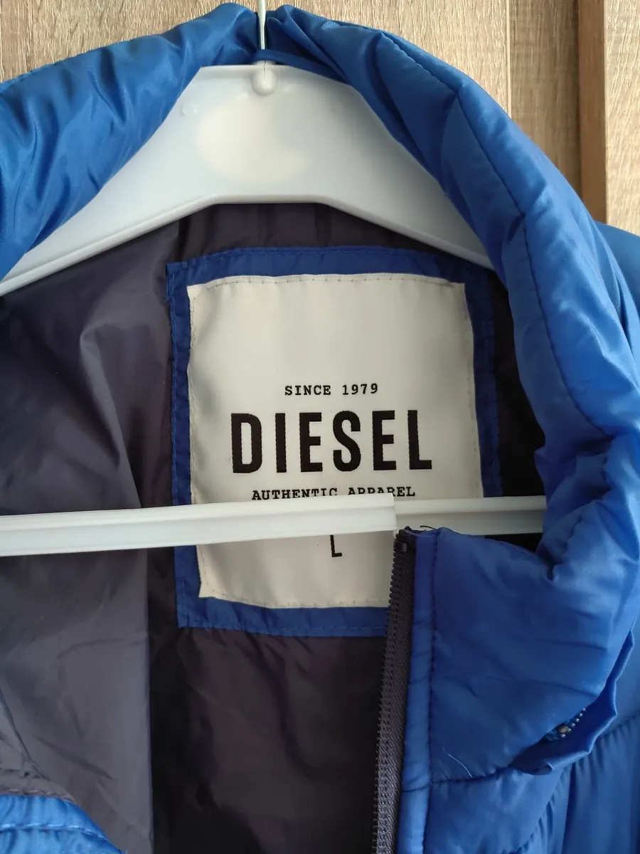 Jacket label.size L worn twice - Image 2