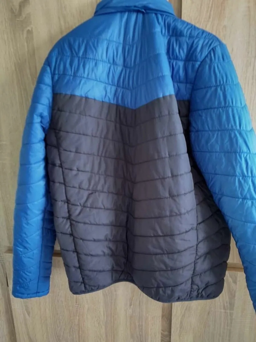 Jacket label.size L worn twice - Image 3