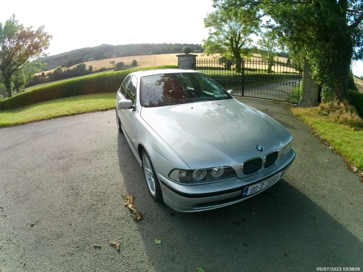 BMW E39 523i - Image 1