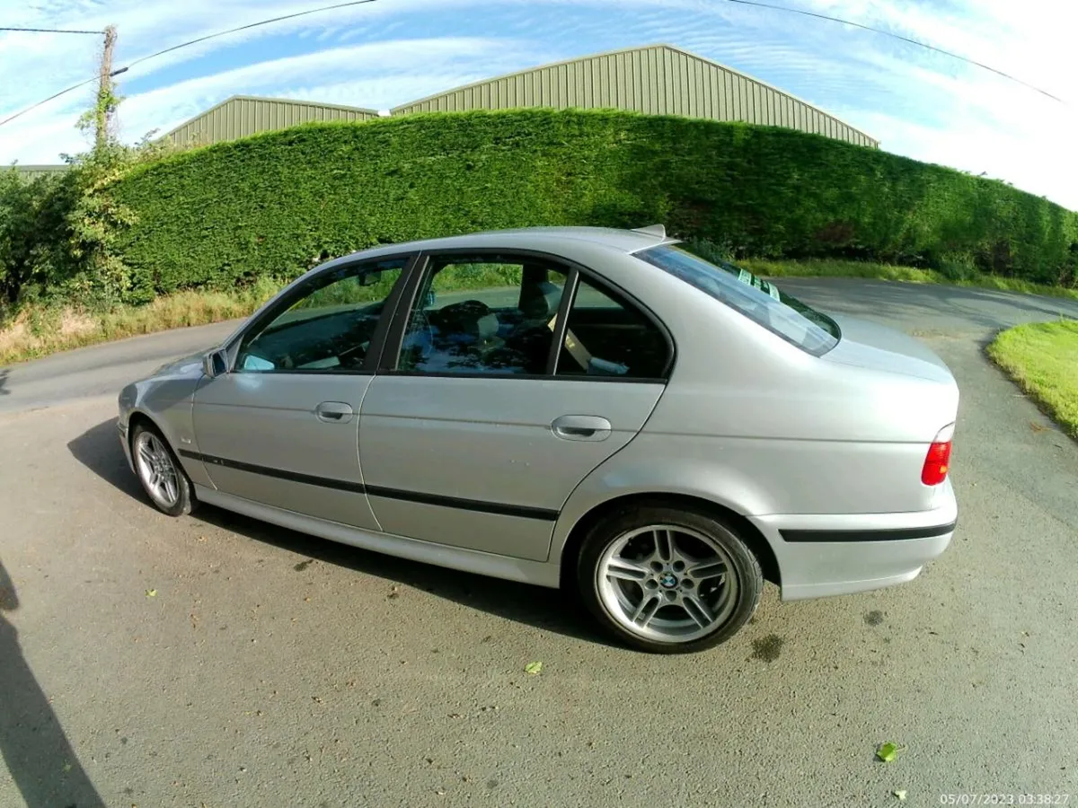 BMW E39 523i - Image 2