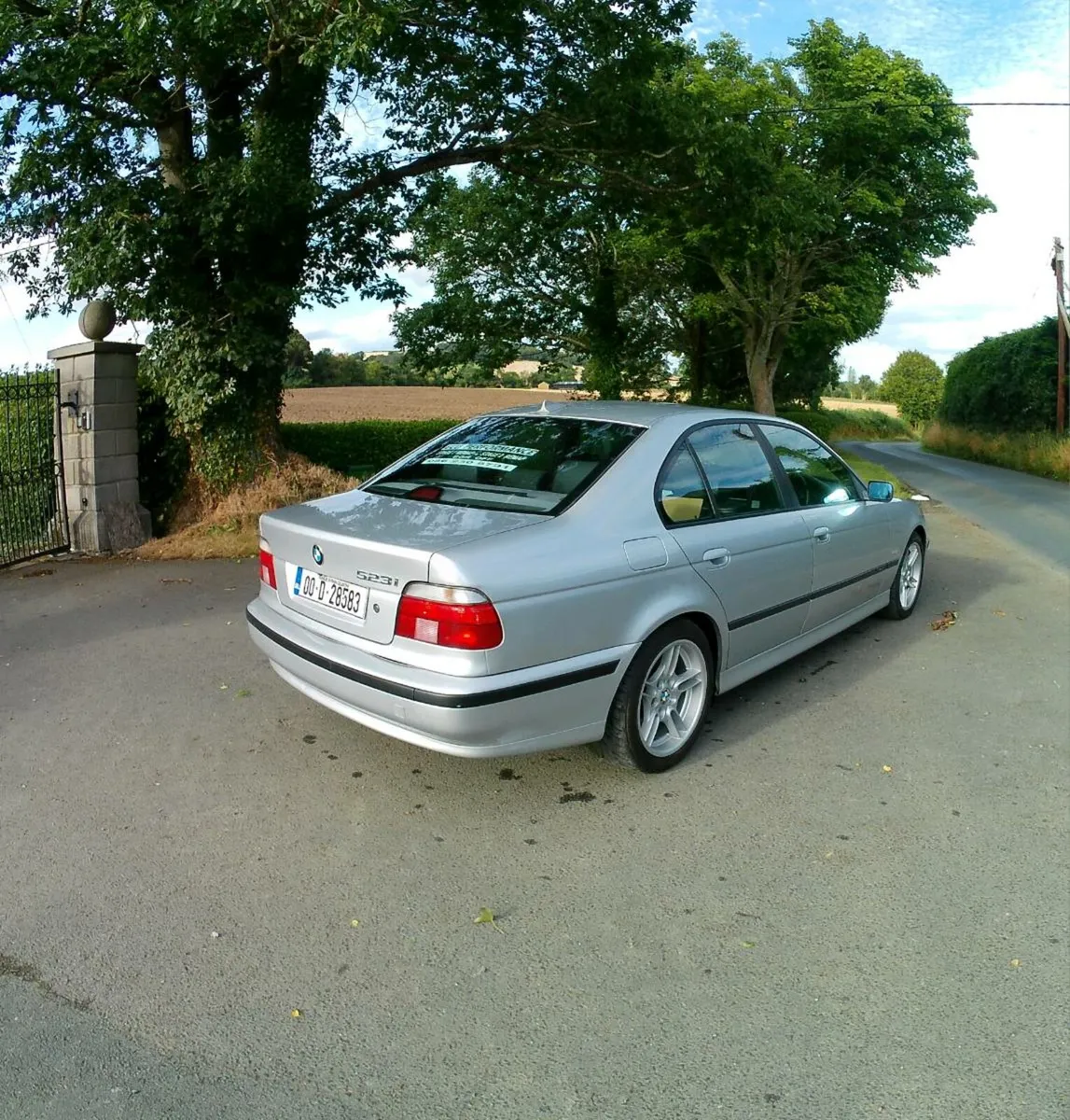 BMW E39 523i - Image 4