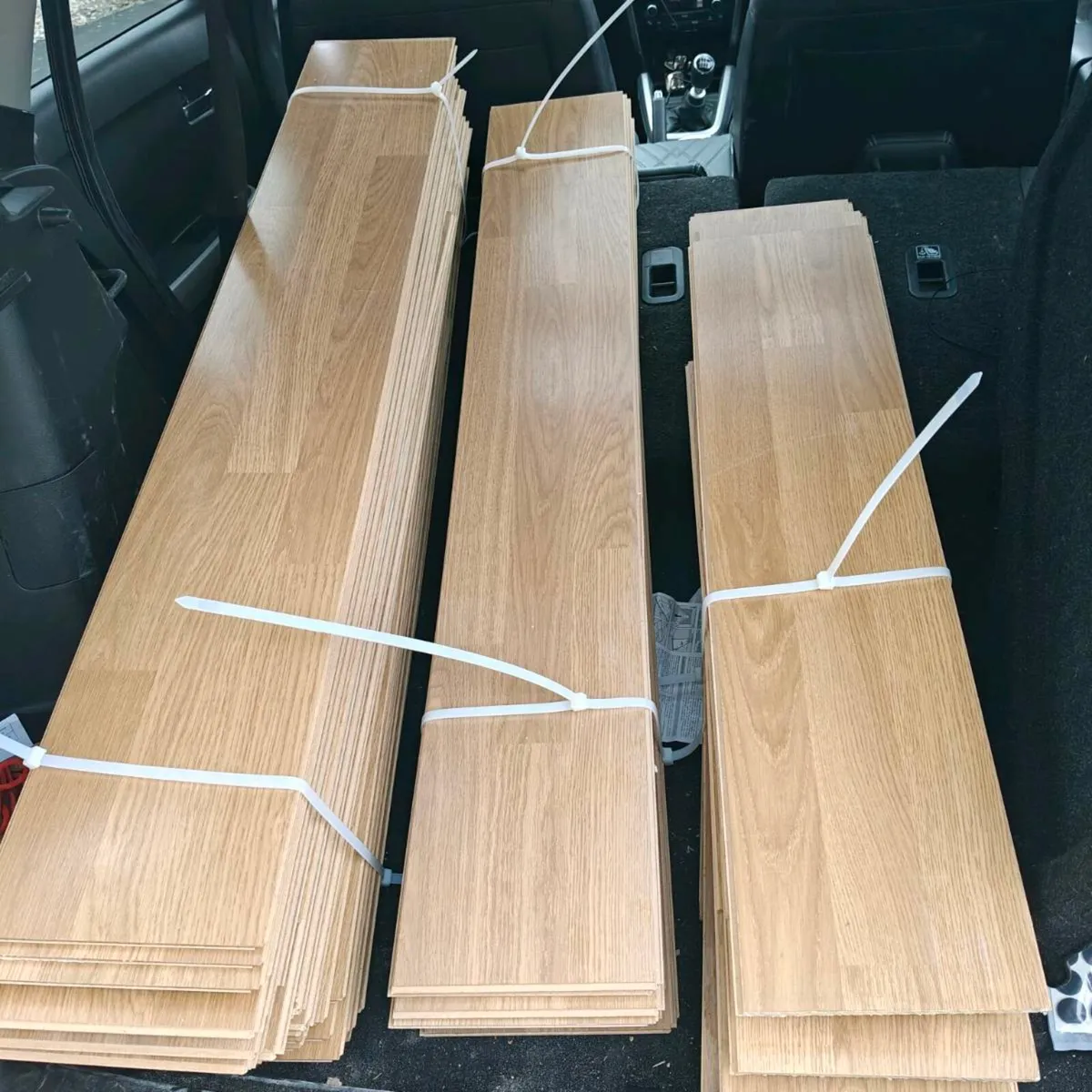 18m2 Light Oak Laminate