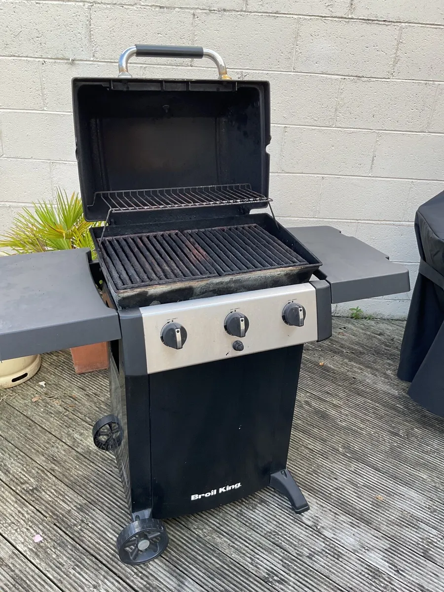 Broil King BBQ Gen 310 - Image 1