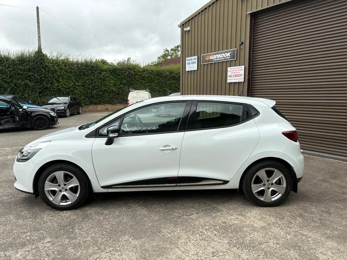 Renault Clio 2016 ONLY 102000KM MINT CONDITION - Image 4