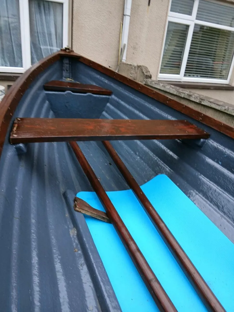 15 foot boat And trailer - Image 2