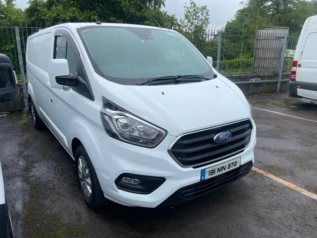 Ford Transit Custom 300LWB Limited - Image 4