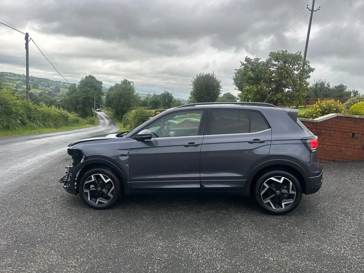 2025 Volkswagen T Cross R Line CAT N - Image 4