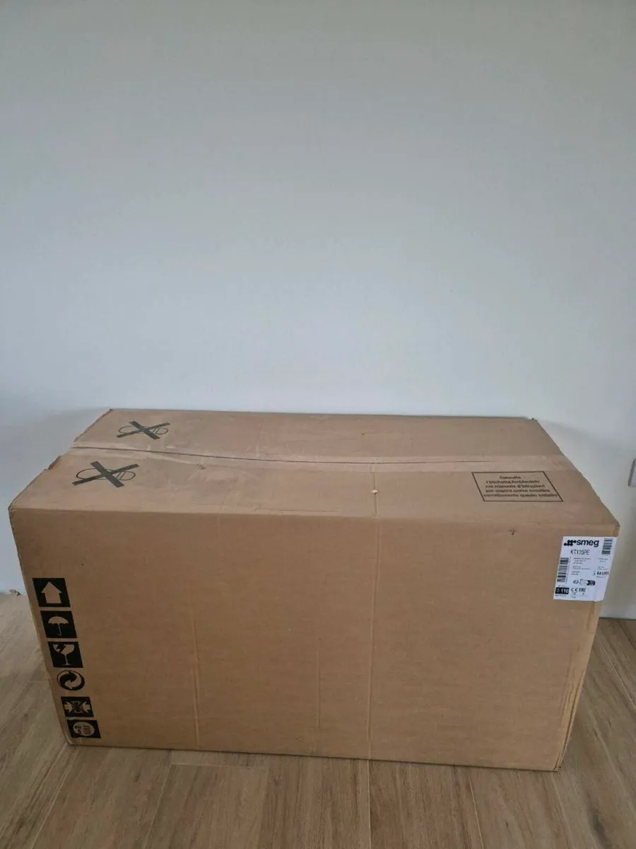 Smeg 110mm Chimney Cooker Hood - Image 4