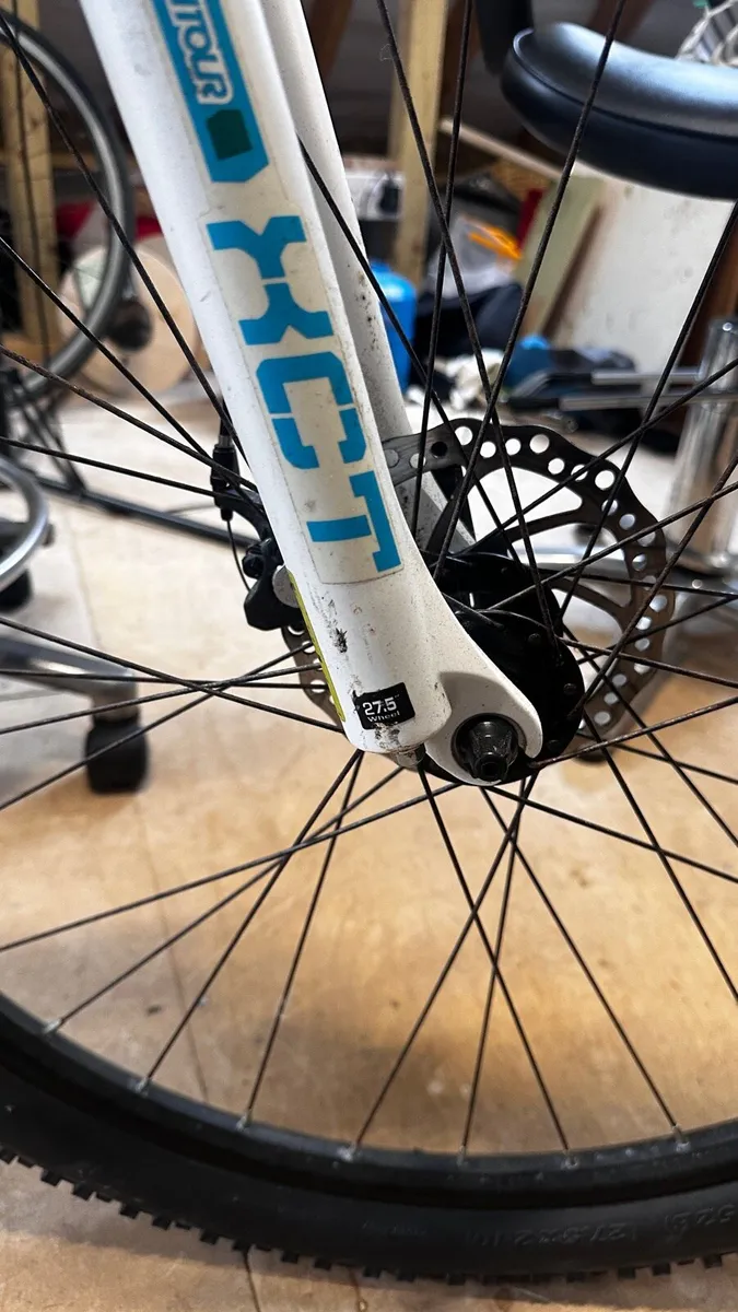 Carrera Vengeance Bike - Image 3