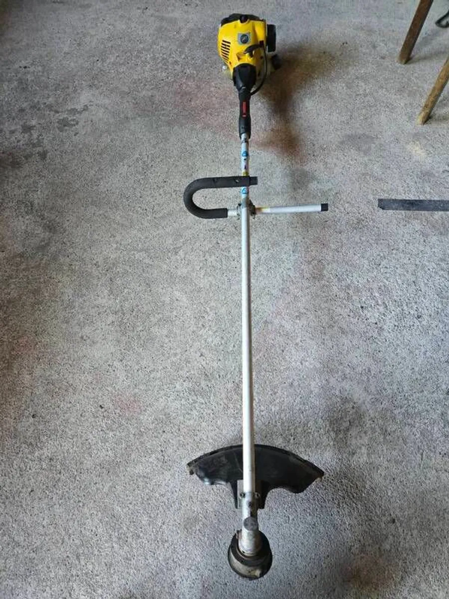 4 strimmers (3 working)(Need gone ASAP) - Image 2